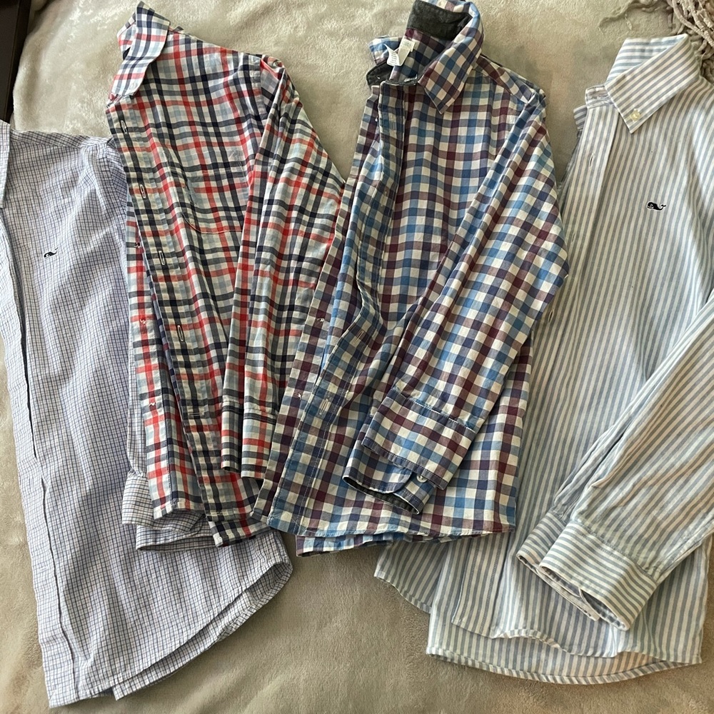 Vineyard Vines button down shirts